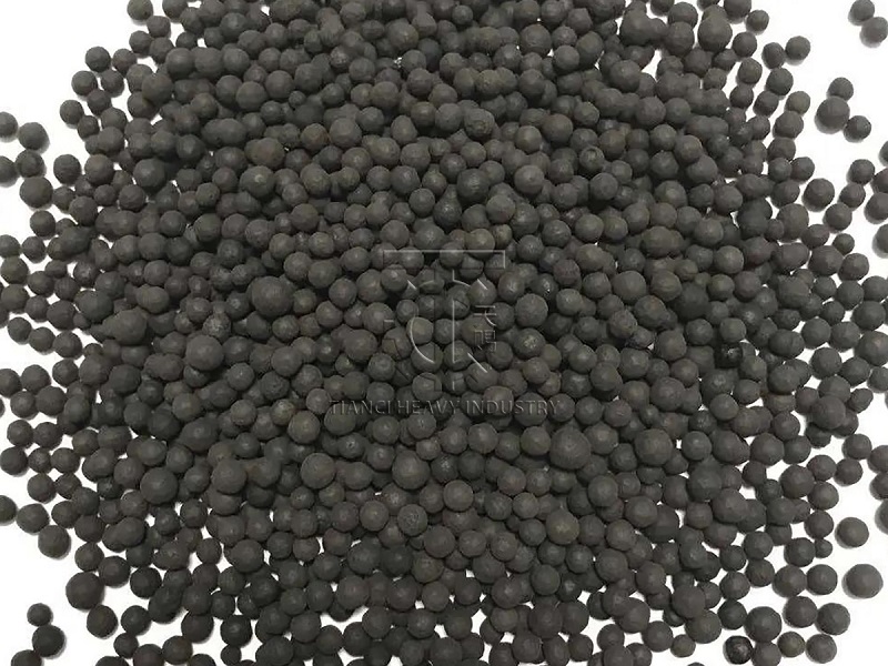 Pelenni tail cyw iâr a gynhyrchir gan beiriant pelenni tail cyw iâr disg