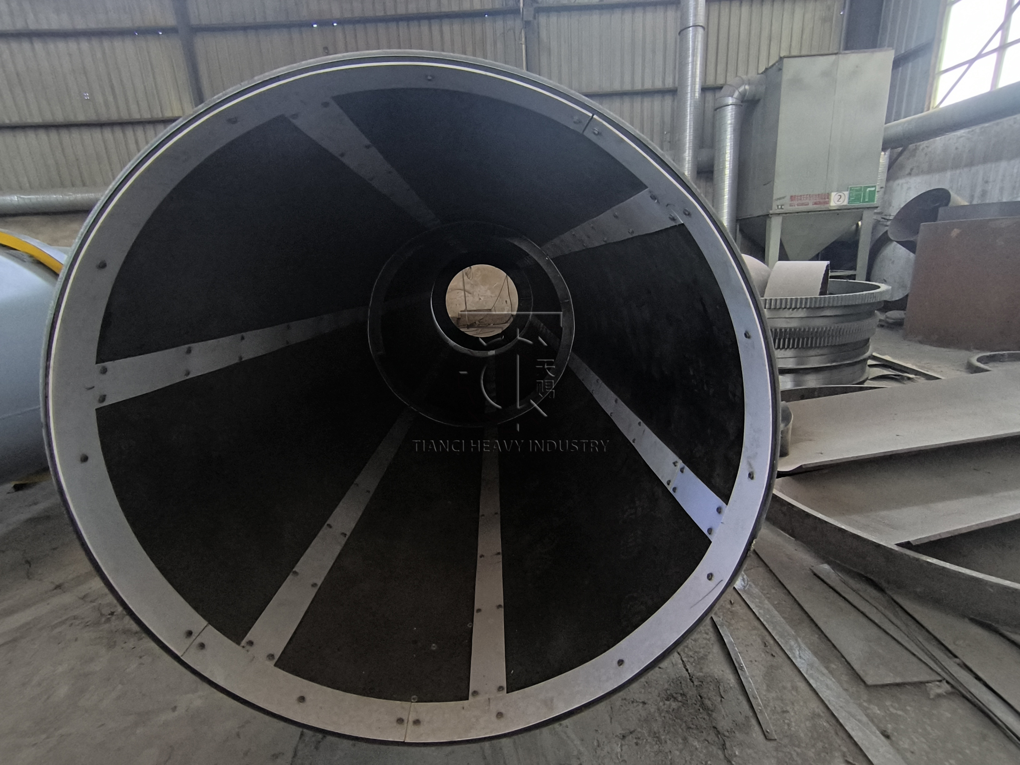 Manylion Peiriant Pellet Tail Cyw Iâr Drymiau