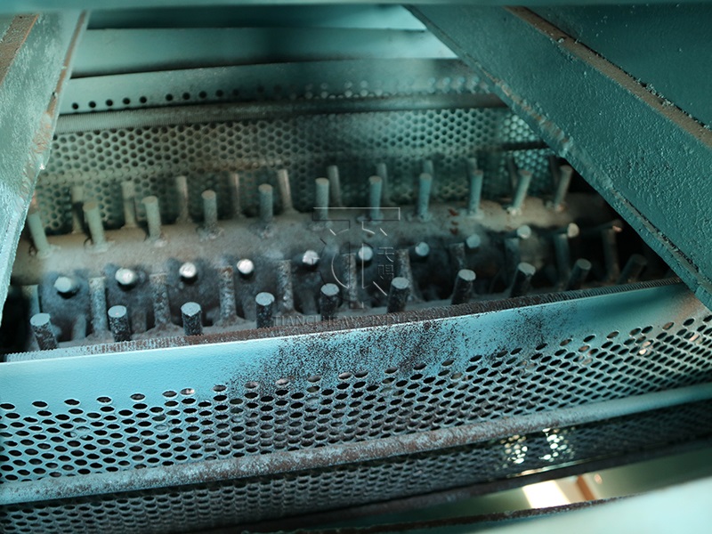 Details Of Double Roller Extrusion Bentonite Granulator