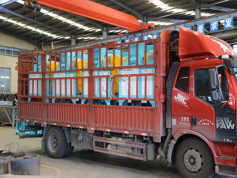 Double Roller Extrusion Bentonite Granulator Shipped