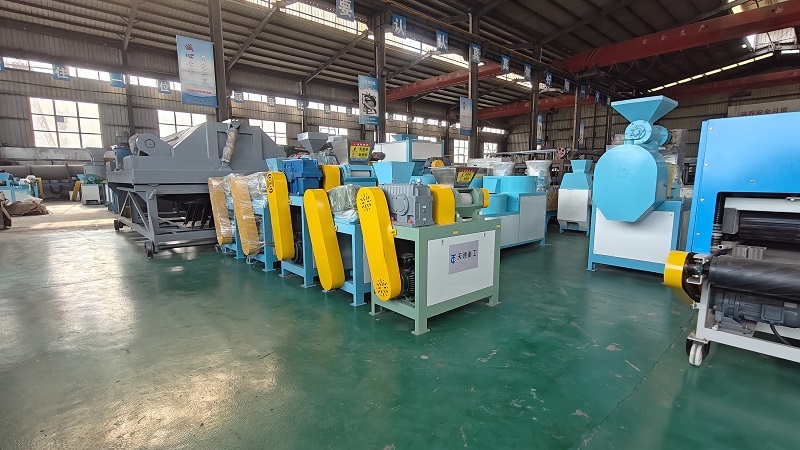 Double Roller Extrusion Bentonite Granule Machine