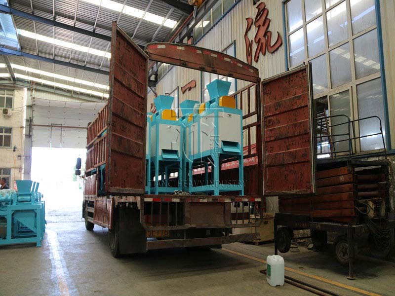 Double Roller Granulator Shipped