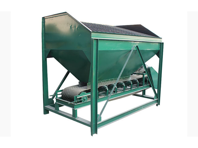 Forklift feeding bin (3)