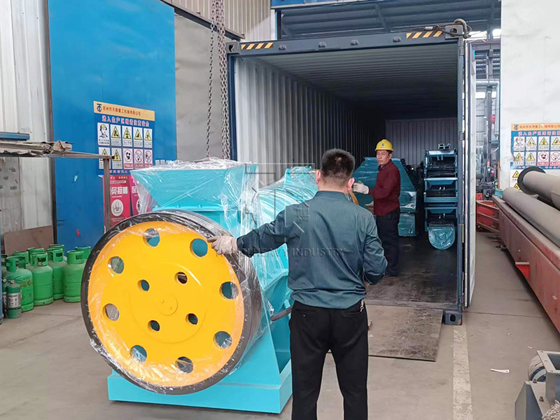 New Type Organic Fertilizer and Manure Granulator Shipped