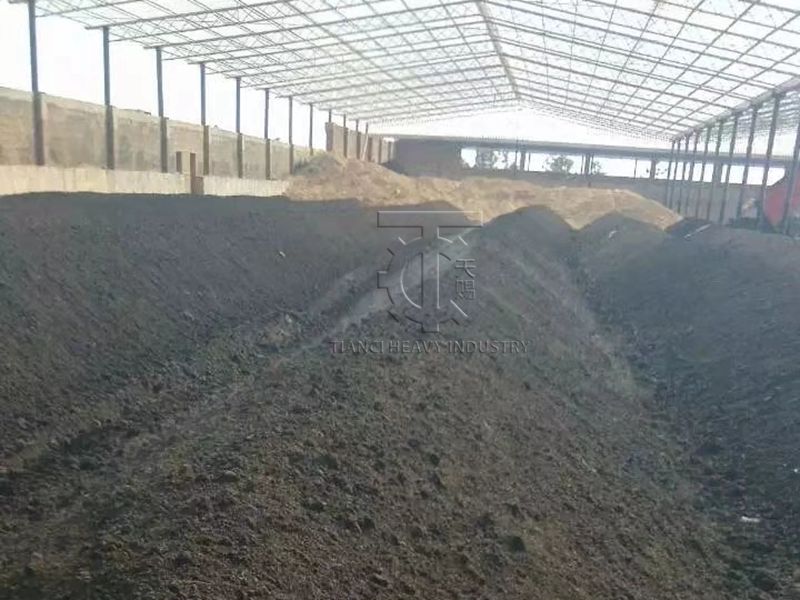 crawler type compost turner2